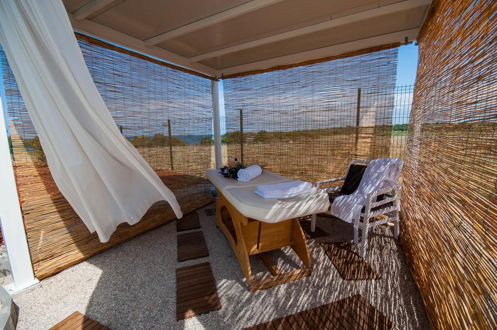 Camping Adria Mobile Homes In Camping Kastanija Novigrad  Exterior photo