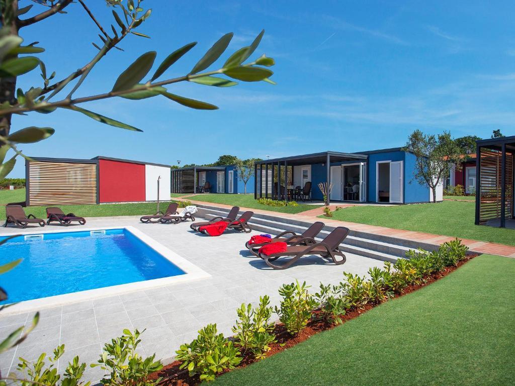 Camping Adria Mobile Homes In Camping Kastanija Novigrad  Exterior photo