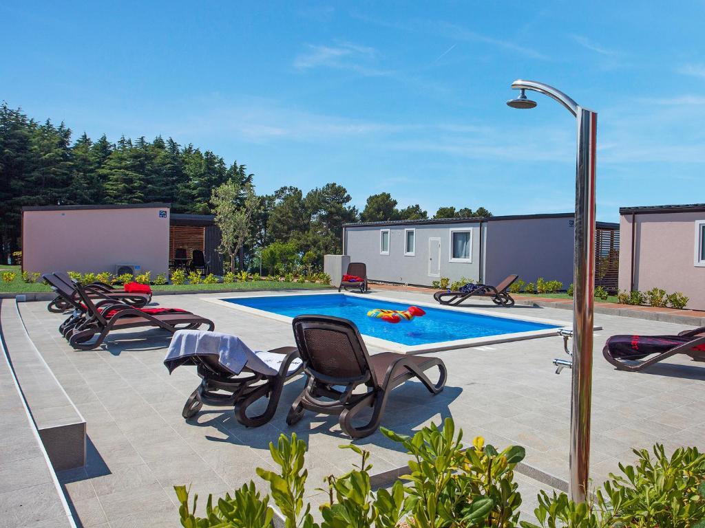 Camping Adria Mobile Homes In Camping Kastanija Novigrad  Exterior photo