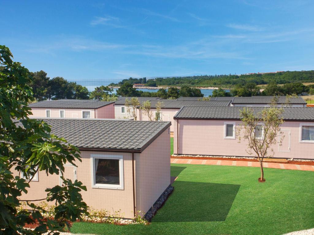 Camping Adria Mobile Homes In Camping Kastanija Novigrad  Exterior photo