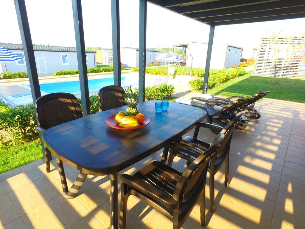 Camping Adria Mobile Homes In Camping Kastanija Novigrad  Exterior photo
