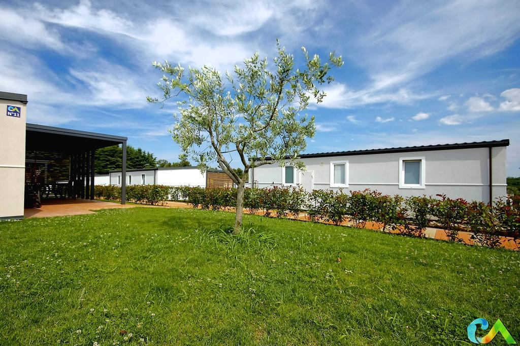Camping Adria Mobile Homes In Camping Kastanija Novigrad  Exterior photo