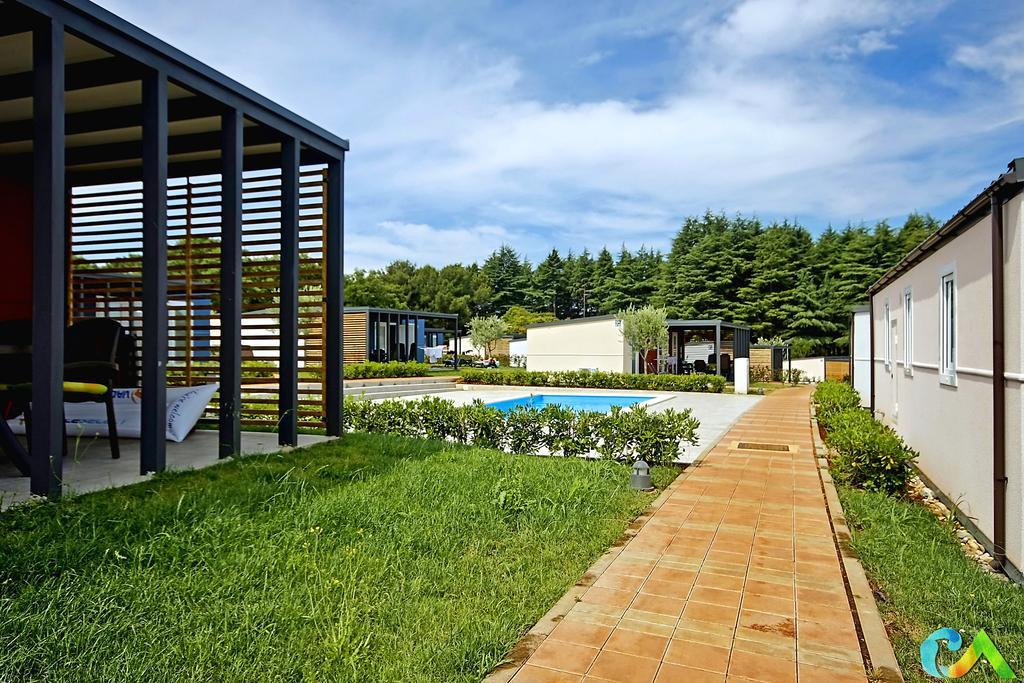 Camping Adria Mobile Homes In Camping Kastanija Novigrad  Exterior photo